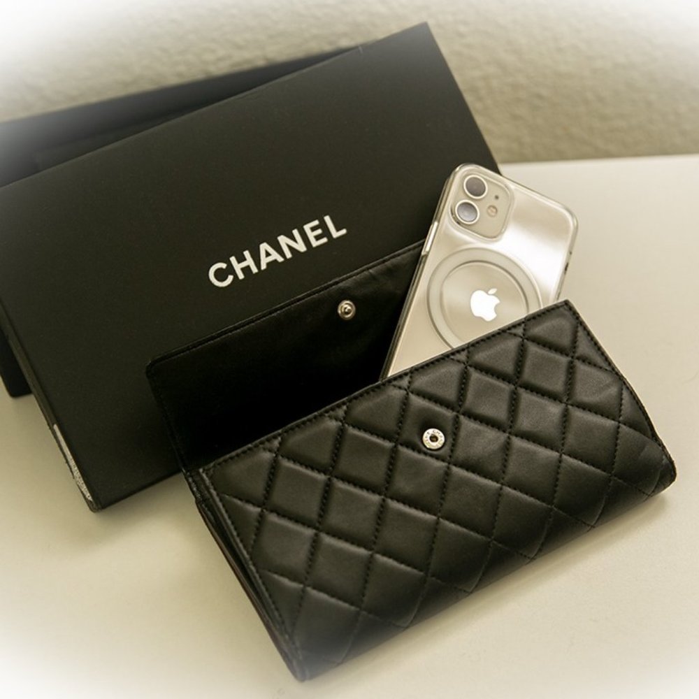 CHANEL Wallet Lambskin Long - Sold